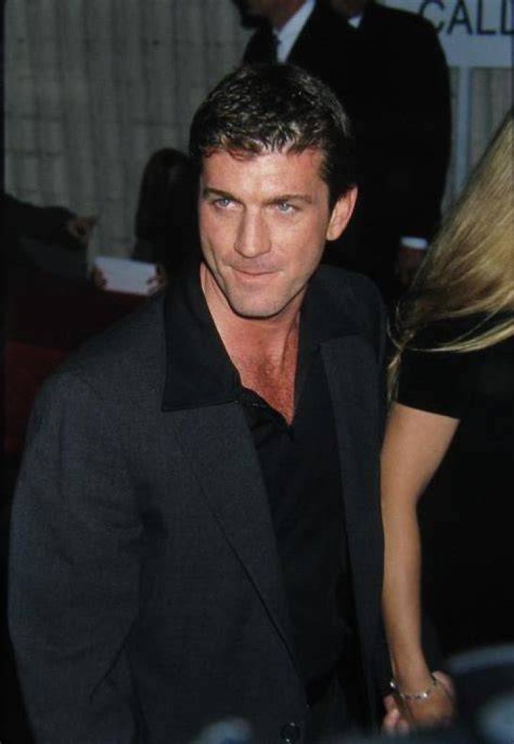 1998 / 2 = SORTIES PUBLIQUES = PREMIERE DU FILM "THE OBJECT OF MY