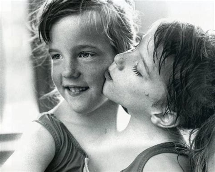 30 Fun Things About Conjoined Twins Abby and Brittany Hensel The Frisky