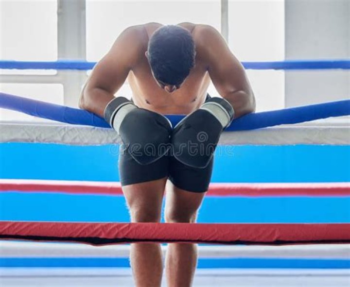 A boxer learns a sad lesson about taunting when he&rsquo;s knocked out in