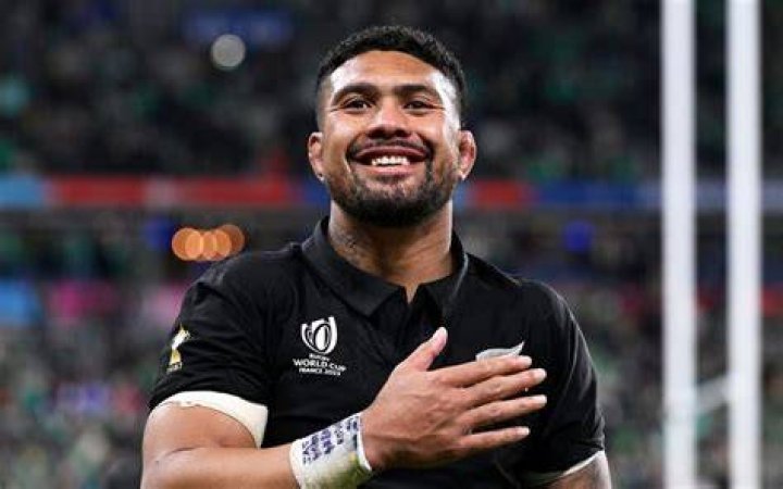All Blacks star Ardie Savea flags shock switch to NRL, names two