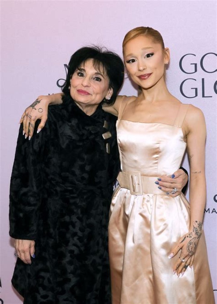 Ariana Grande Mother Joan