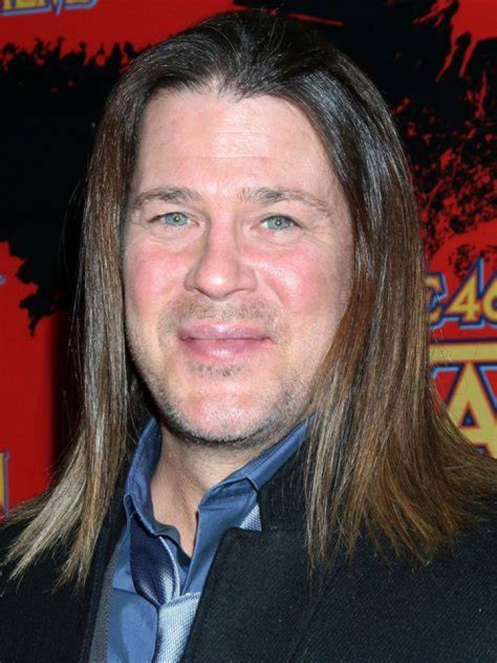 Christian Kane's height, weight. He got bigger for the role in Leverage