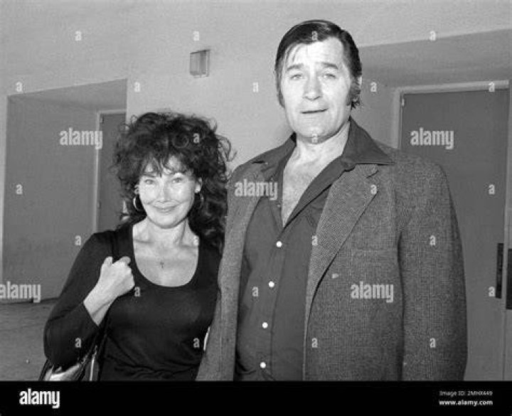 Clint Walker y su esposa Giselle Hennessy fueron vistos en North