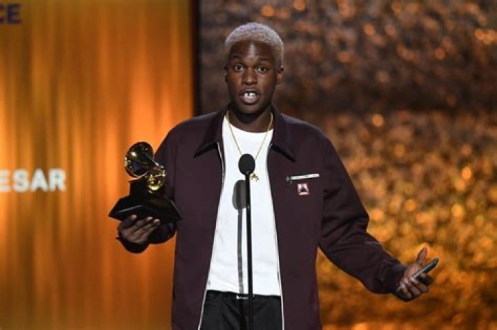 Daniel Caesar Net Worth Lifestyle & Music Career [2024 Update]