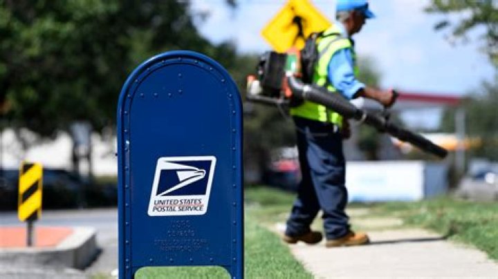 does mail run on labor day solsarin