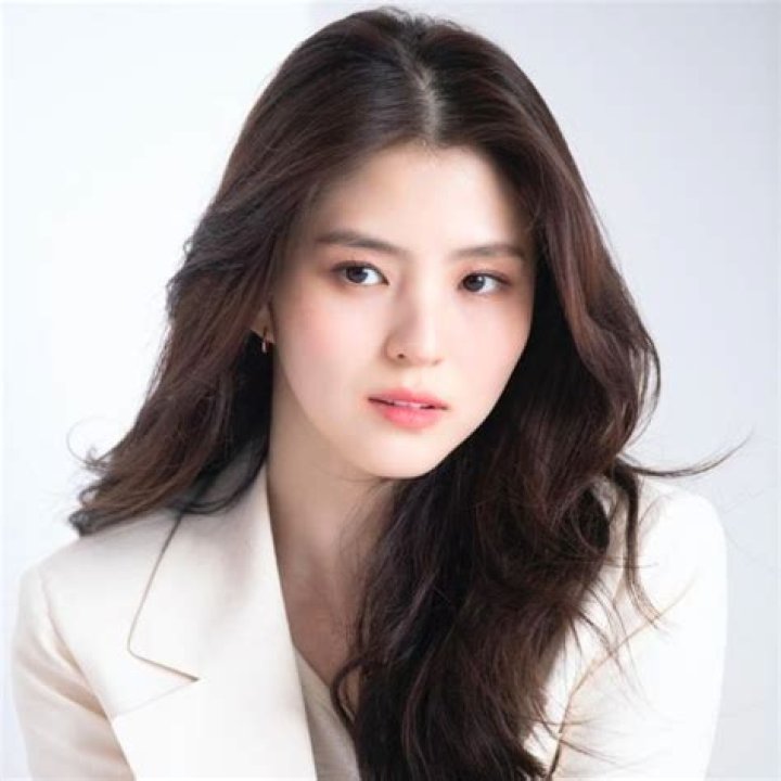 Han So Hee Age, Height, Instagram, Net Worth, and Biography Match
