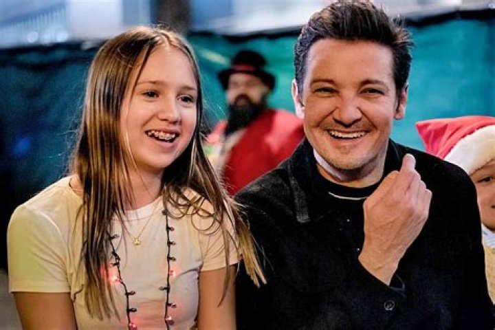 Jeremy Renner Joined by Daughter Ava for First Red Carpet Since