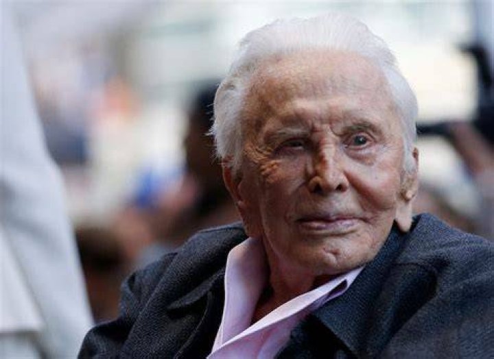 Kirk Douglas Turns 102 Years Old And His Entire Family Shares