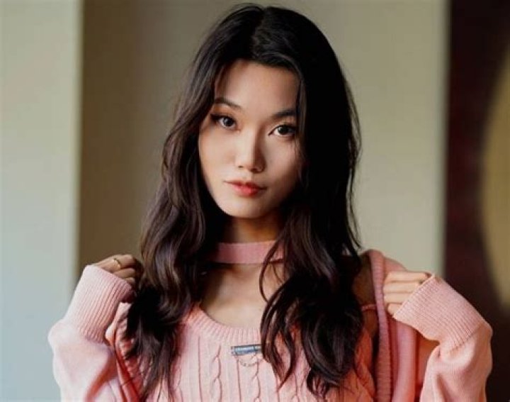 Lucy Mochi Biography, Age, Height, Figure, Net Worth &raquo; Bioofy