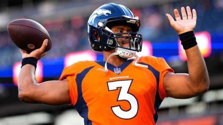 Russell Wilson gets fiveyear, 245M extension from Broncos Colorado