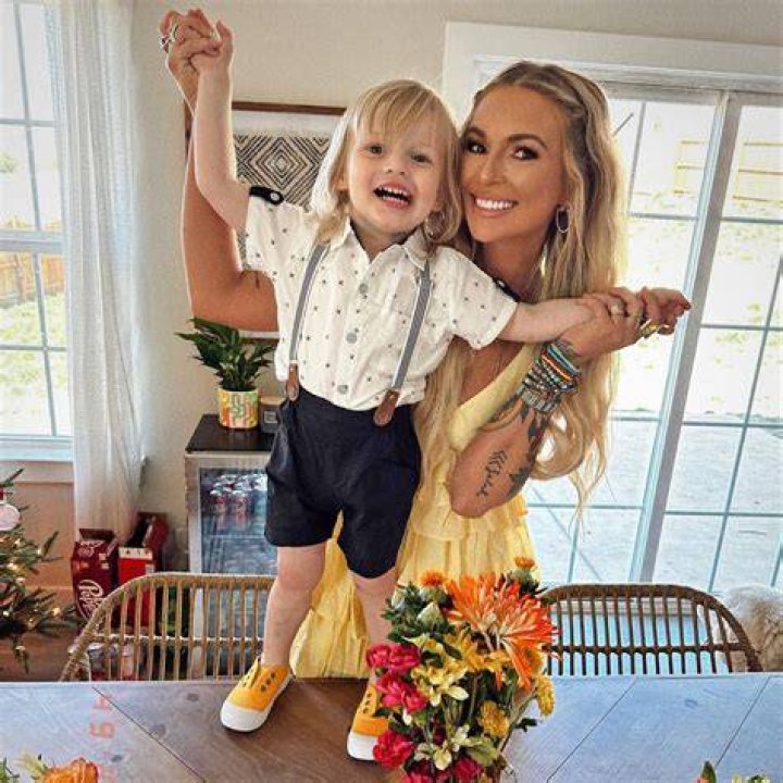Wallen, Ex KT Smith's Family Album With Son Indigo